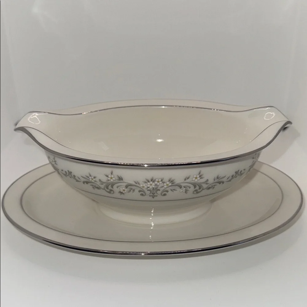 Noritake Gravy Boat w Attached Under Plate Parkridge Pattern